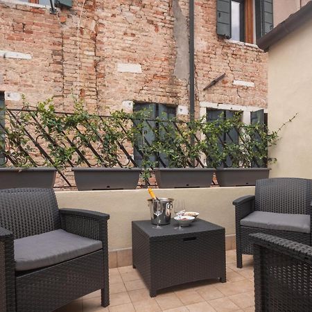 ונציה Sant'Aponal Cozy Apartment With Balcony R&R מראה חיצוני תמונה