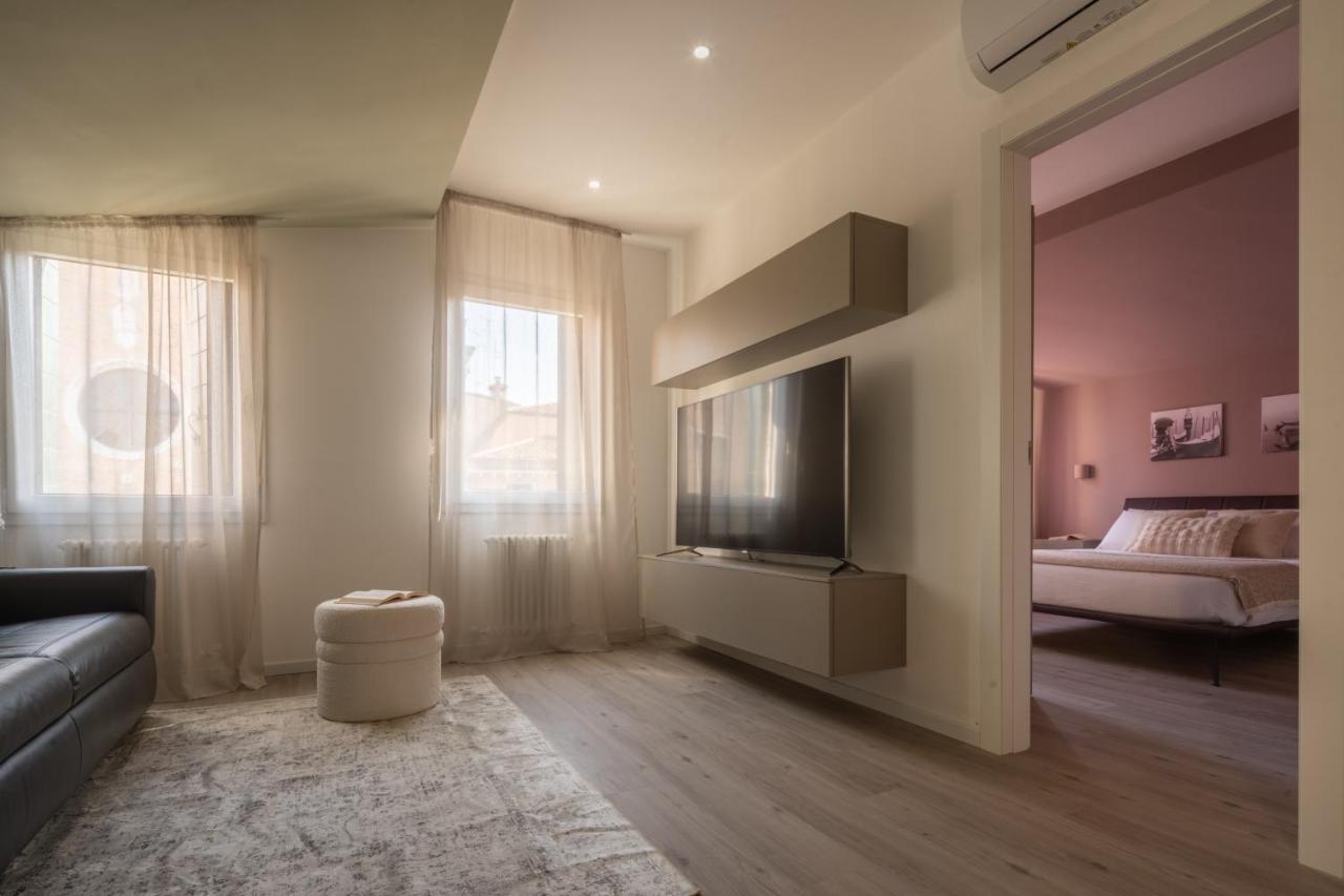 ונציה Sant'Aponal Cozy Apartment With Balcony R&R מראה חיצוני תמונה