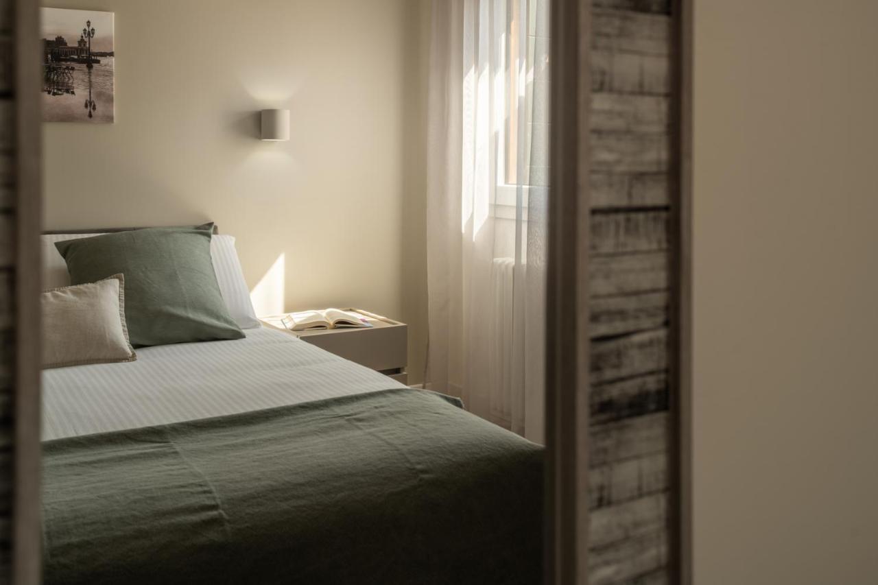 ונציה Sant'Aponal Cozy Apartment With Balcony R&R מראה חיצוני תמונה