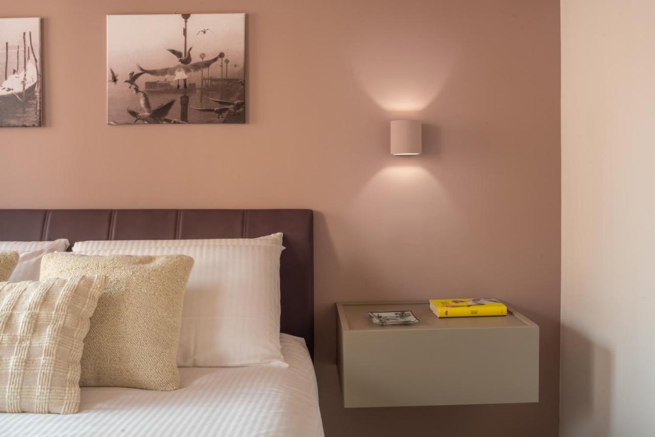 ונציה Sant'Aponal Cozy Apartment With Balcony R&R מראה חיצוני תמונה
